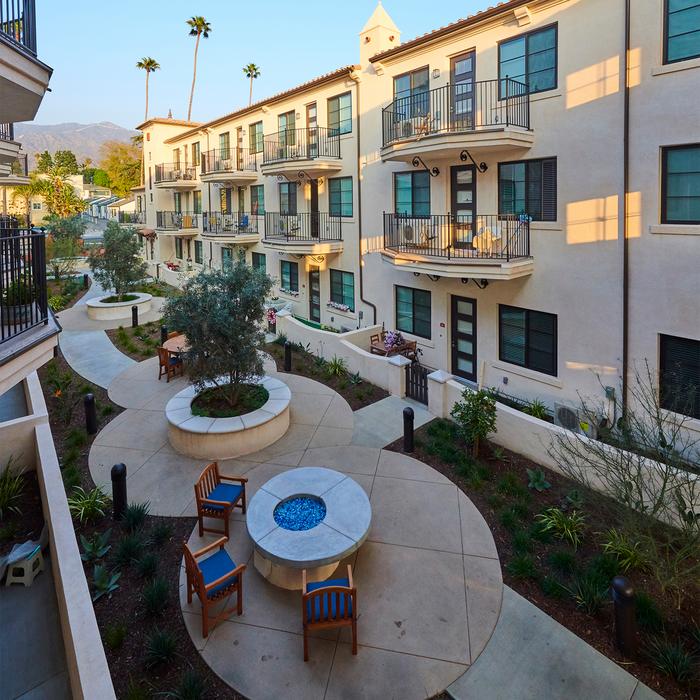 Vista Grande Court image